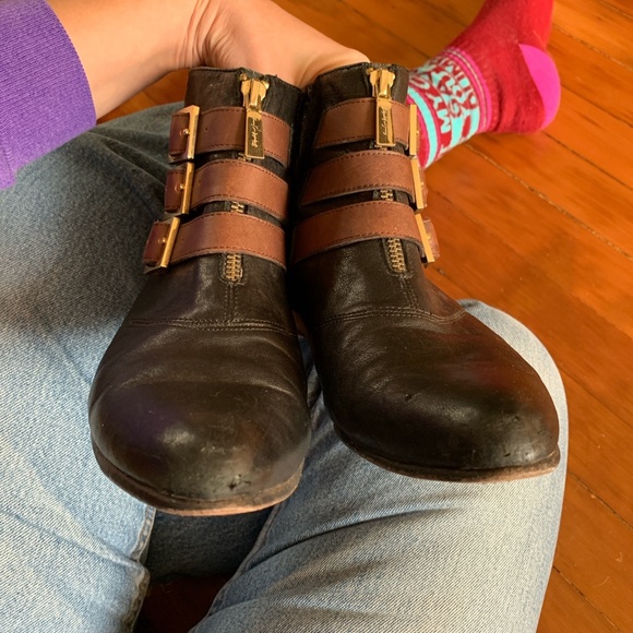 Elizabeth and James booties 3 buckle black 9 - Picture 4 of 4